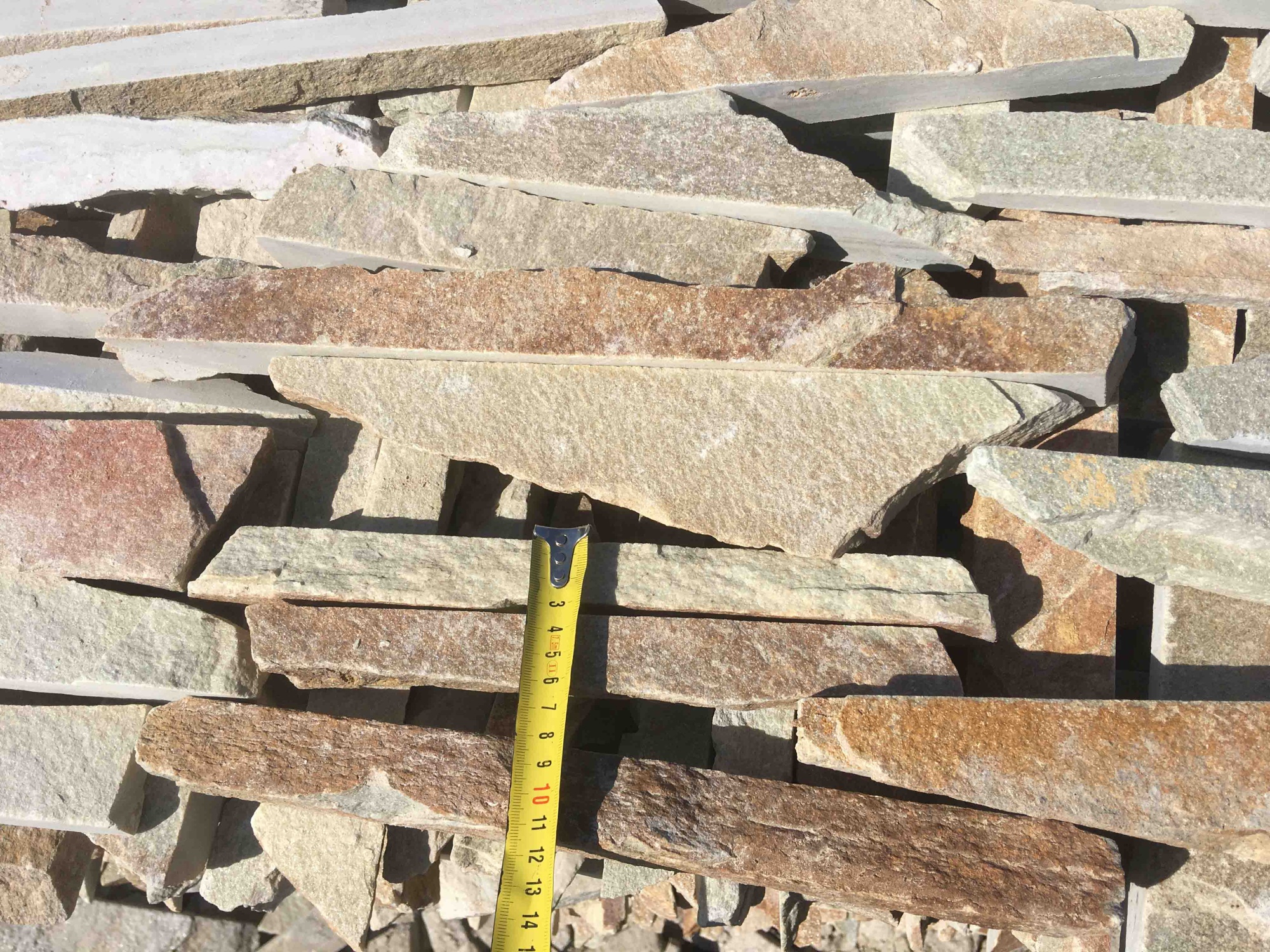 Горбушка златолит золотистый для облицовки купить в Ярославле