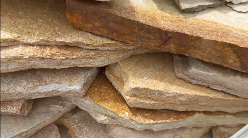 Плитняк златолит жёлтый золотистый для отмостки купить в Ярославле