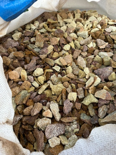 Златолит персиковый декоративная каменная крошка купить в Ярославле