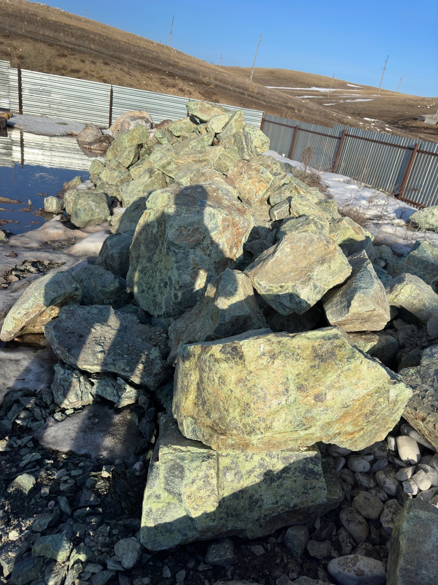 Камни для ландшафтного дизайна зелёные 10-60 килограмм купить в Ярославле