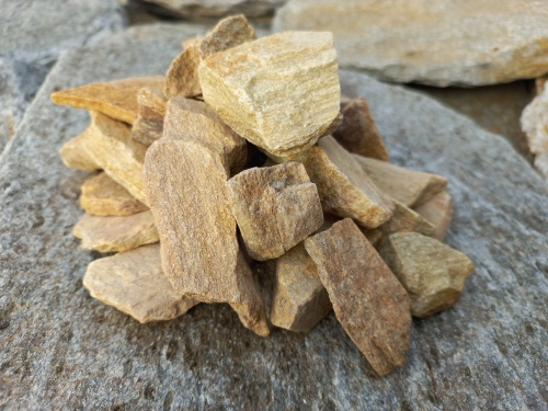 Златолит жёлтый декоративная каменная крошка купить в Ярославле