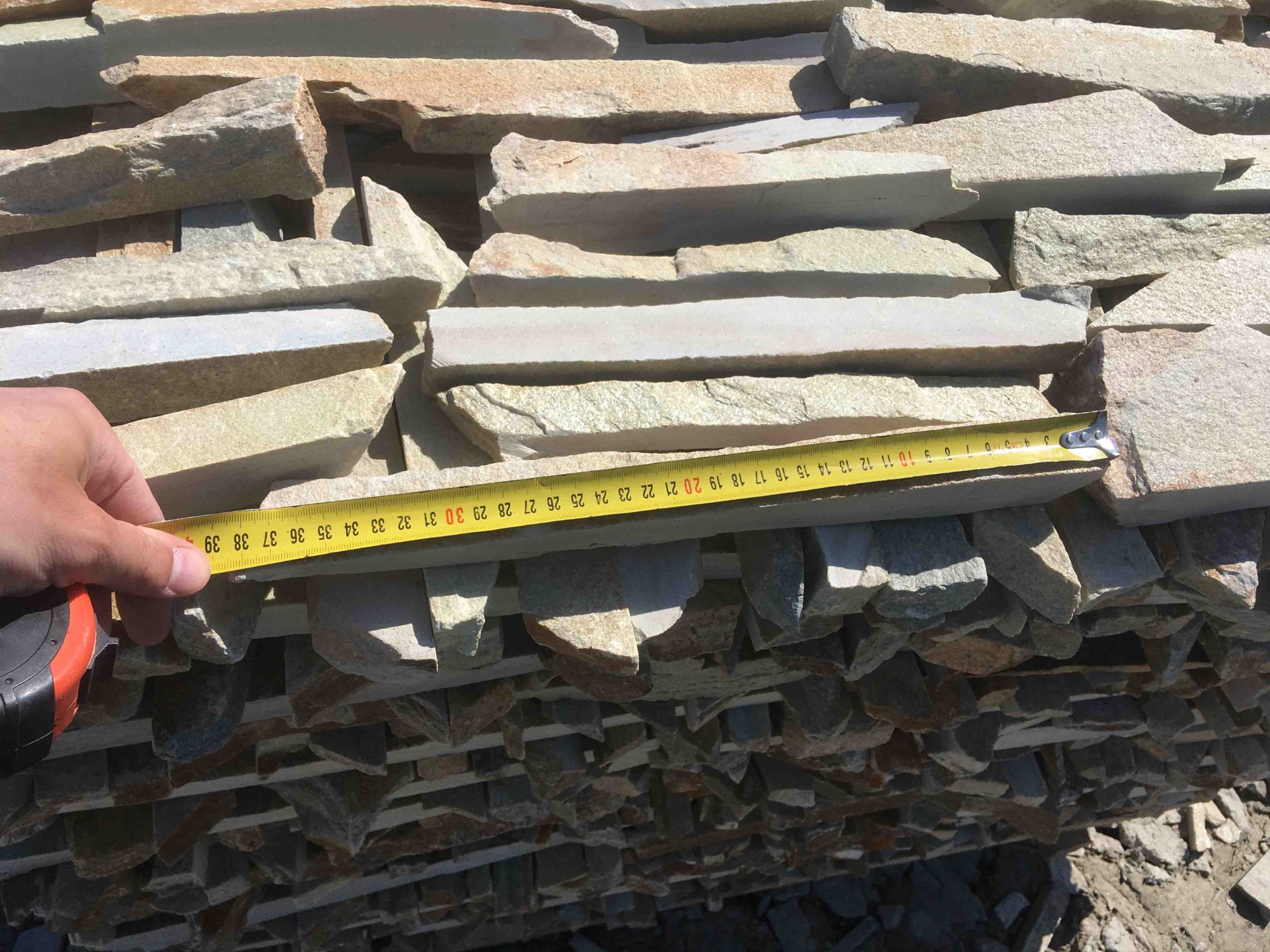 Горбушка златолит золотистый для облицовки купить в Ярославле