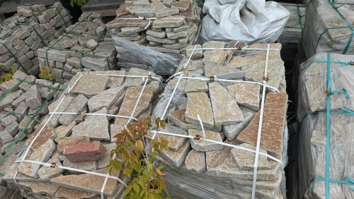 Плитняк гранитный галтованный купить в Ярославле