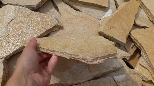 Плитняк златолит жёлтый для цоколя купить в Ярославле