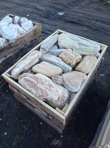 Златолит жёлтый, жёлто-зелёный глыбки и валуны для ланшафтного дизайна купить в Ярославле