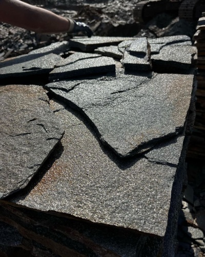 Плитняк златолит серебристый для фасада купить в Ярославле