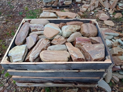 Златолит жёлтый, жёлто-зелёный глыбки и валуны для ланшафтного дизайна купить в Ярославле