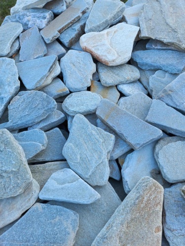 Плитняк златолит зелёный галтованный для цоколя купить в Ярославле