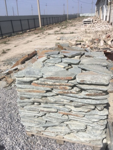 Златолит серебристый галтованный для цоколя купить в Ярославле