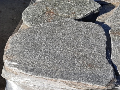 Златолит серебристый галтованный для цоколя купить в Ярославле